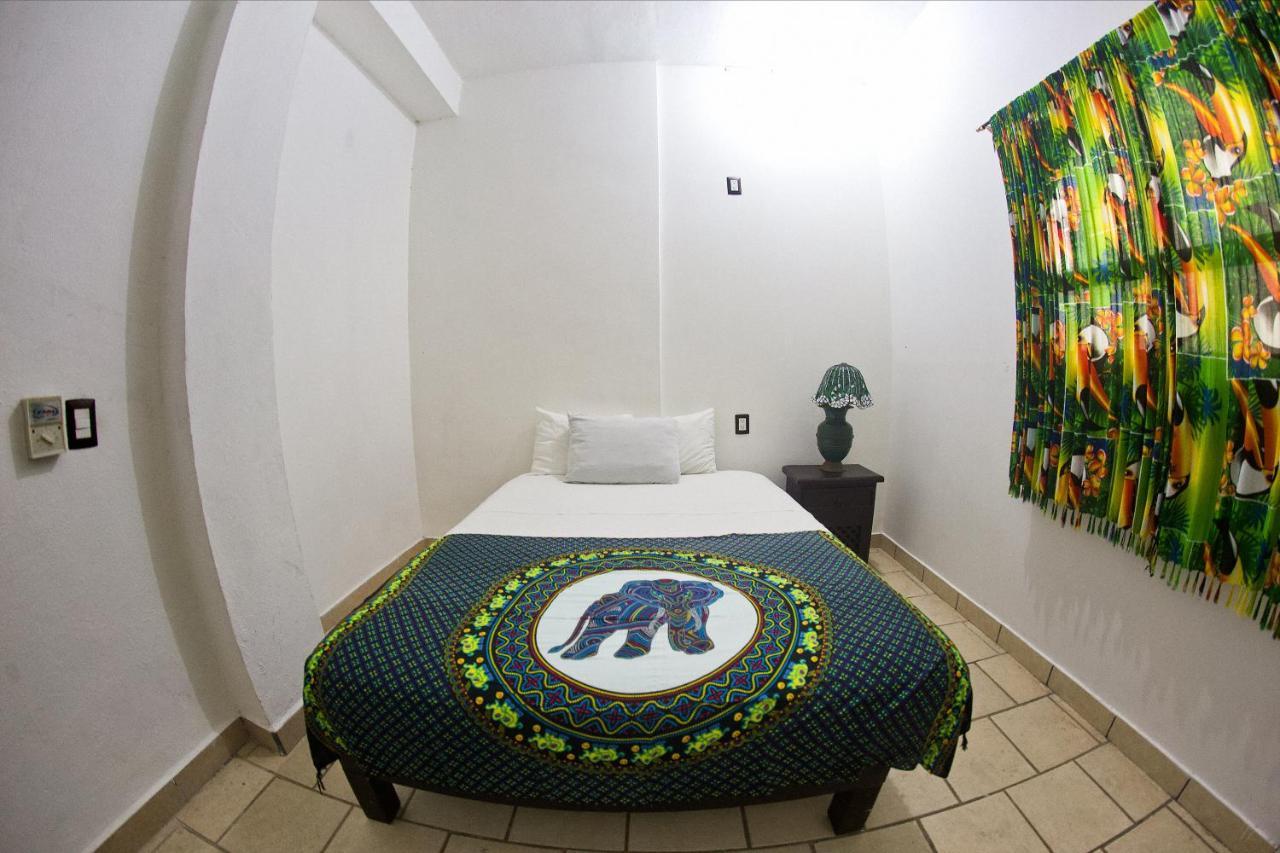 Alexandross Hostel Puerto Vallarta Zimmer foto